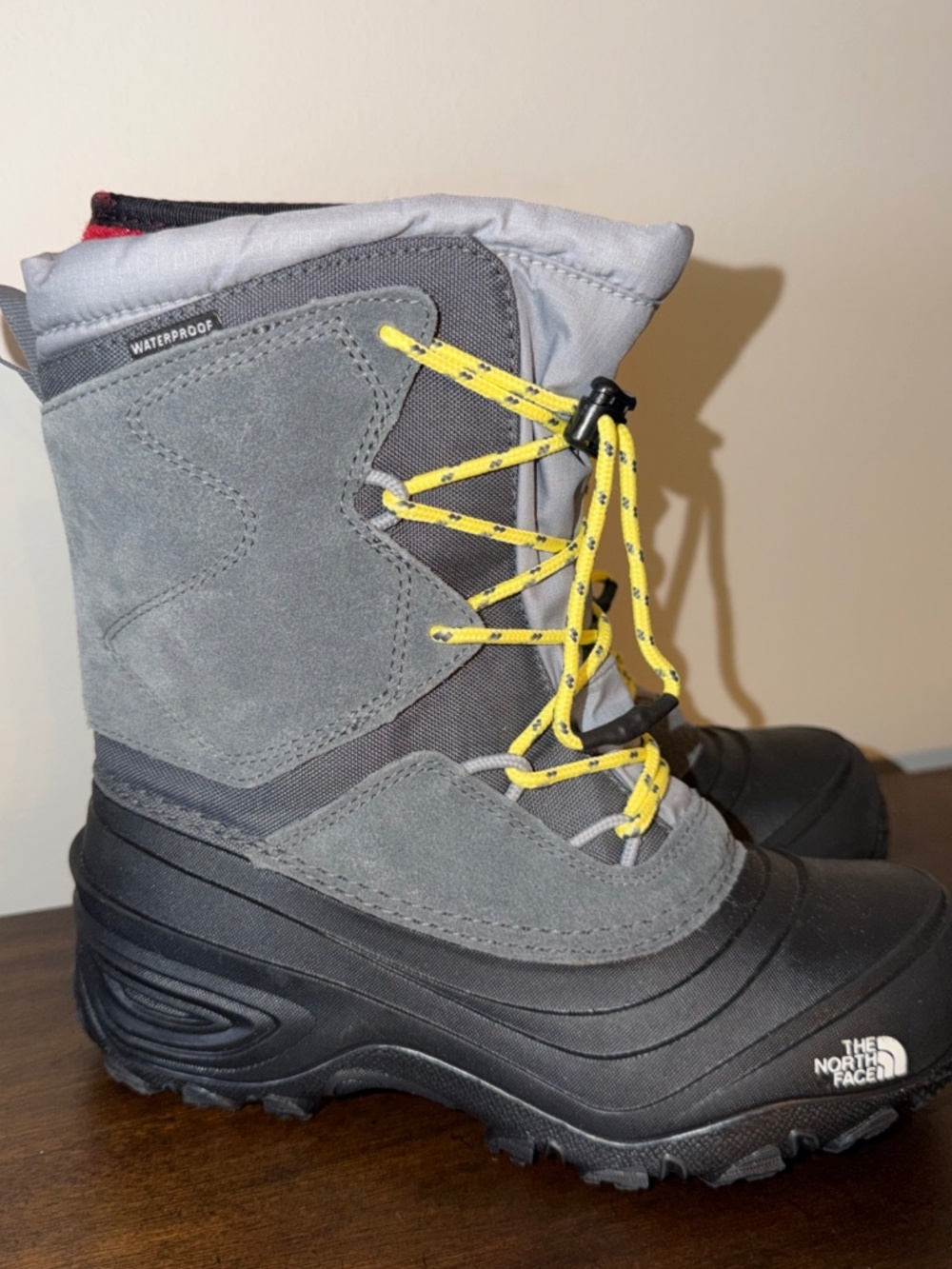 North Face Kids ALPENGLOW V Waterproof Winter Boots Gray, Kids Size 3